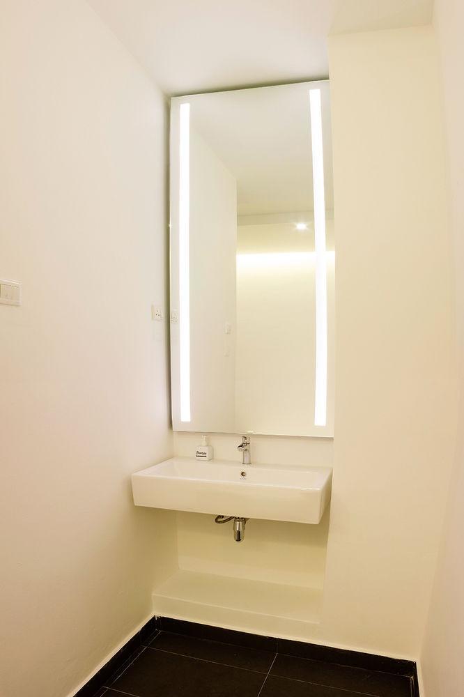 Roomies Suites Бату-Феррінгі Екстер'єр фото